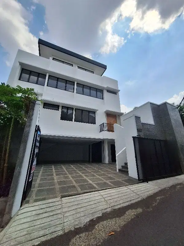 RUMAH BRAND NEW PRIVATE POOL DI KEMANG JAKSEL
