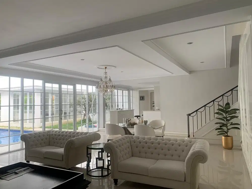 Rumah Luxurious beautiful European classic di Kota Baru Parahyangan