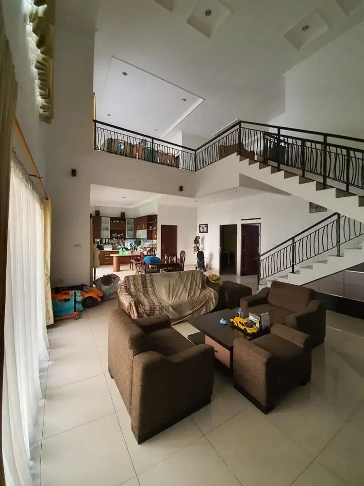 Dijual Rumah dan Gudang di Leuwisari