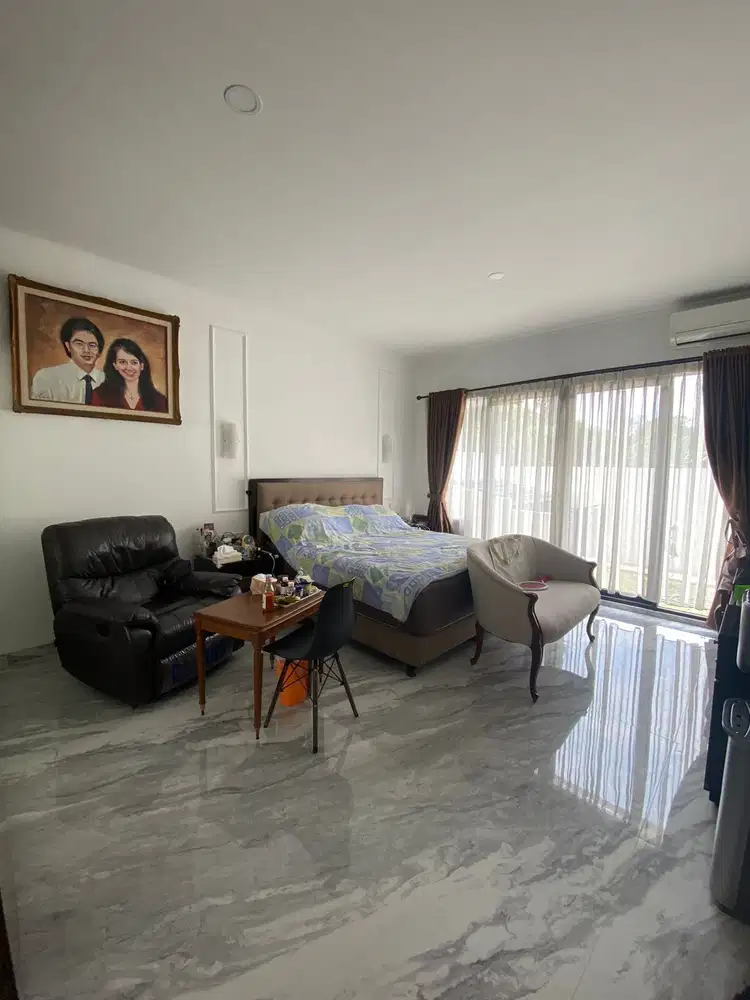 Rumah 2 Lantai Baru Renov Rapi di Puspita Loka, BSD, Tangsel