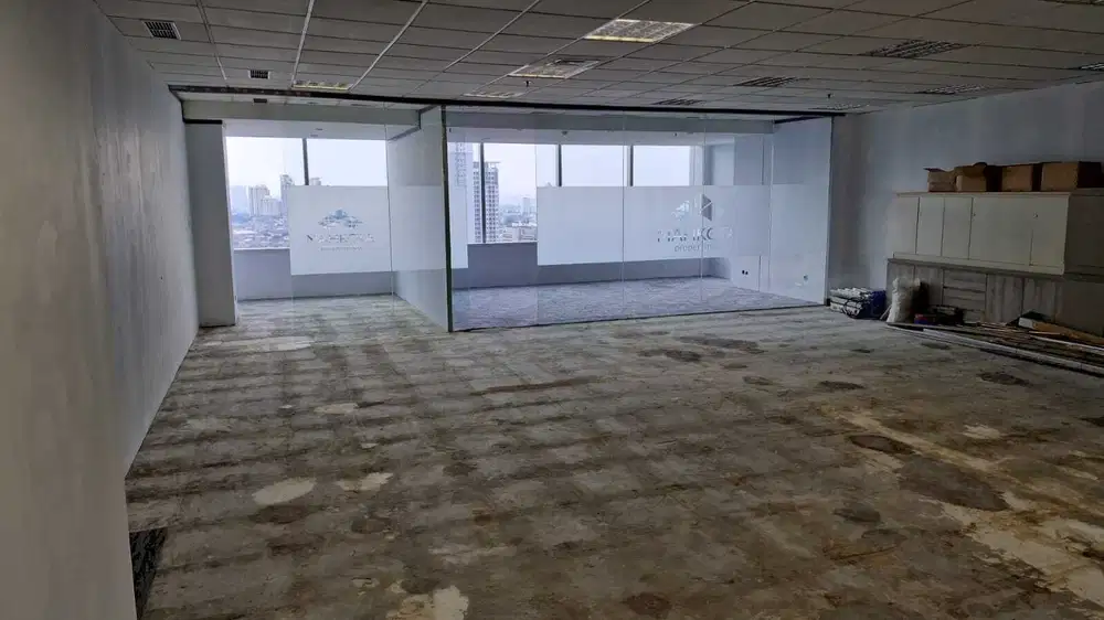 SEWA KNTOR DI JAKARTA SELATAN GATOT SUBROTO 180M2 BARE 165K NEGO