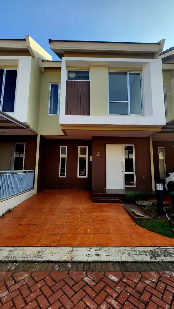 Di Jual Rumah 2 lantai full furnish di Gading Serpong