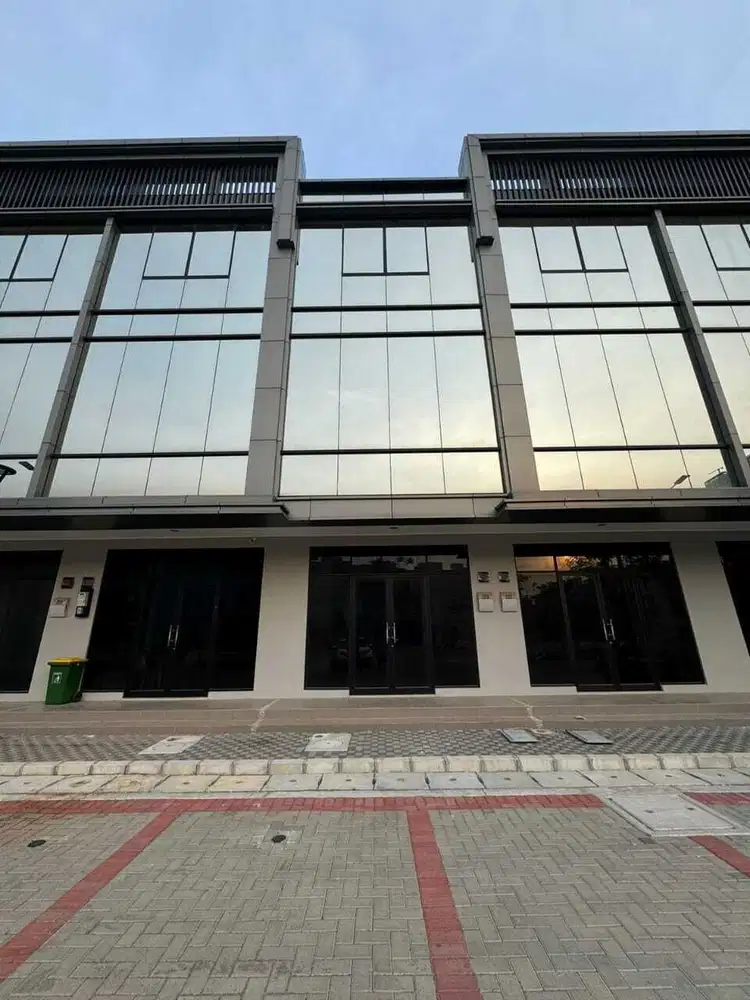 Termurah Dijual ruko osaka pik2 2 muka danau 3 lantai 4.5x15