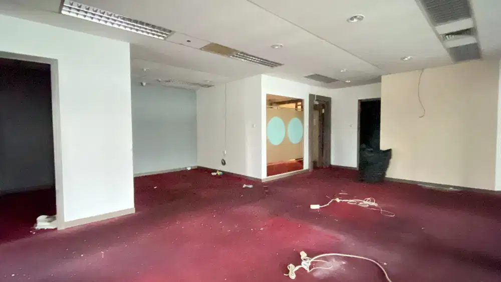 SEWA KANTOR DI JAKARTA SELATAN  SUDIRMAN 262M2 FITTED 135K NEGO