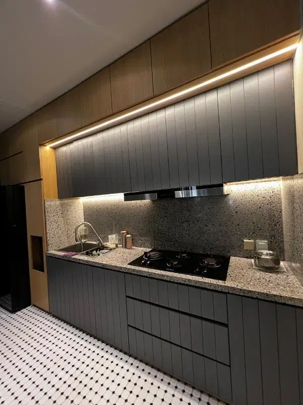 Dijual Rumah PIK 1 Indomobil uk 6x12 3 lantai Semi Furnish