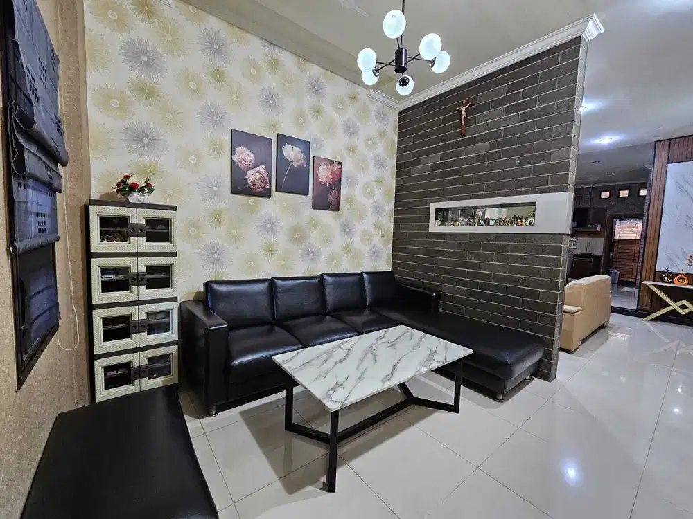 Dijual rumah di komplek rahayu mas