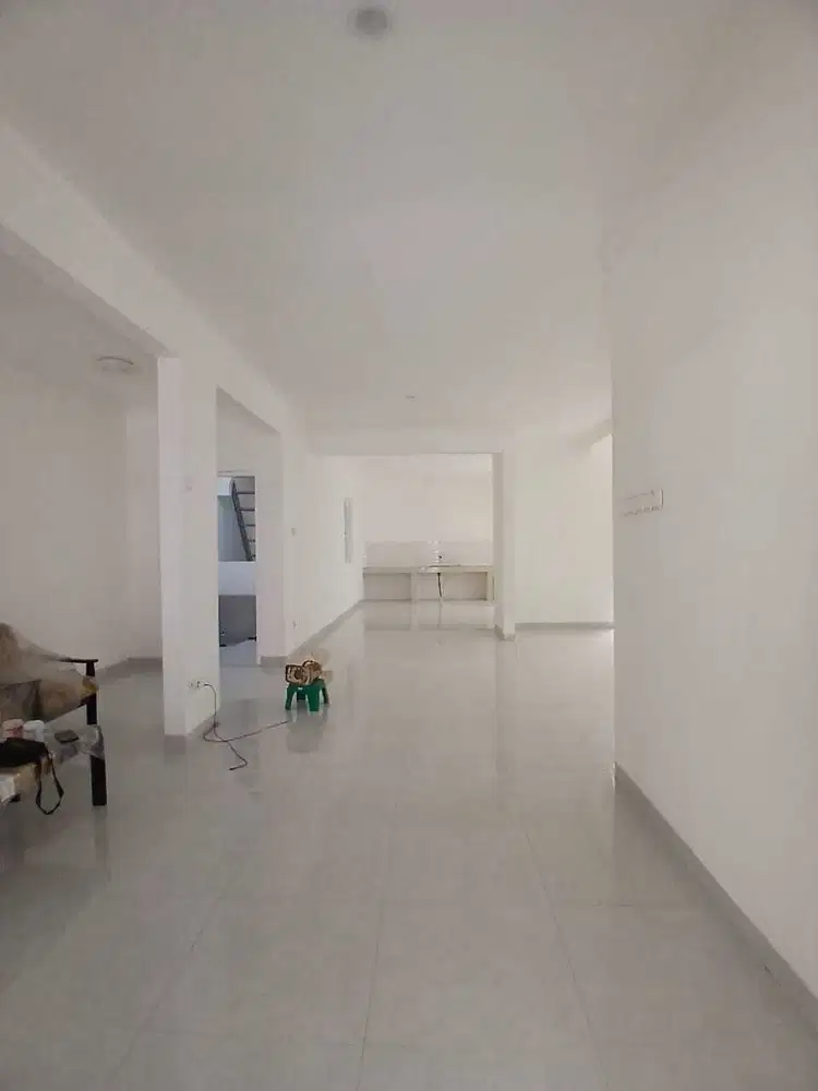 DIJUAL RUMAH 2 LANTAI SUDAH RENOVASI & DAK DEPAN DI CLUSTER TENGAH!