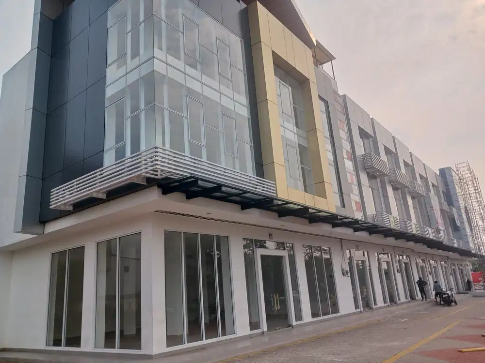 Ruko Jababeka  Sudirman Boulevard 2 Siap usaha atau disewakan