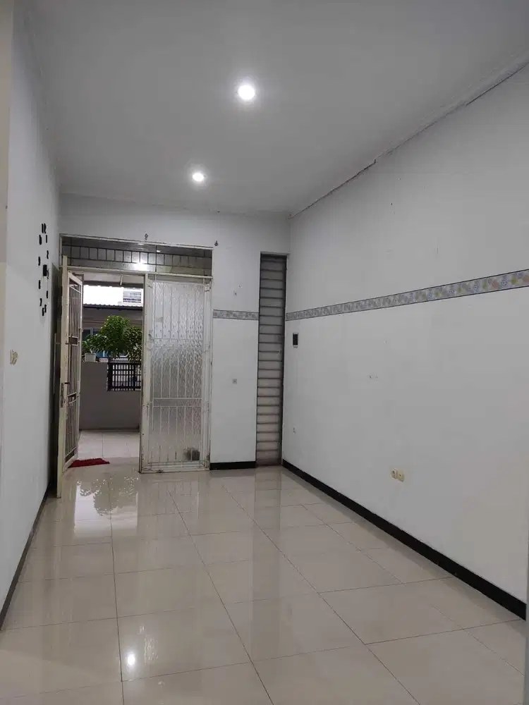 Rumah MURAH 1 lantai siap huni bagus di Taman Kopo Indah 3