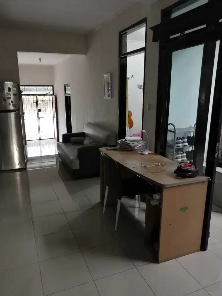 Dijual Rumah di Baladewa hitung tanah