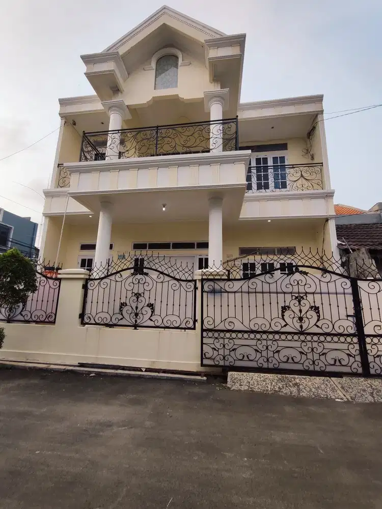 Rumah SHM 3 KT di Komp. Depnaker, Bekasi Utara