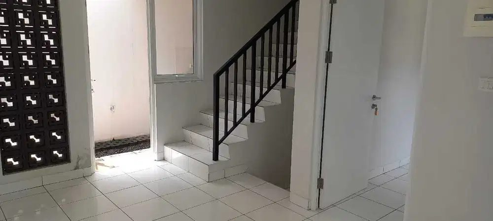 Dijual Murah siap huni nyaman SHM cantik di Cluster Dayana, Summarecon