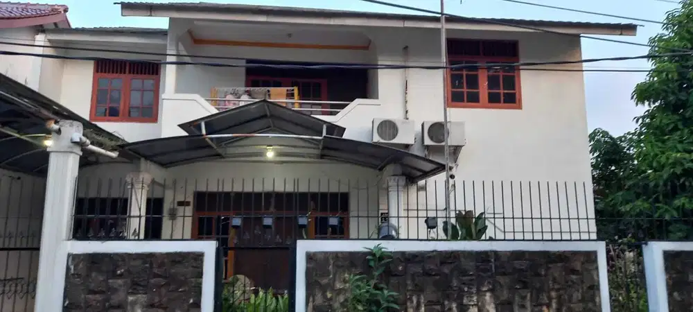 Dijual Rumah Hook 2 lantai Lokasi strategis dekat stasiun LRT Bekasi