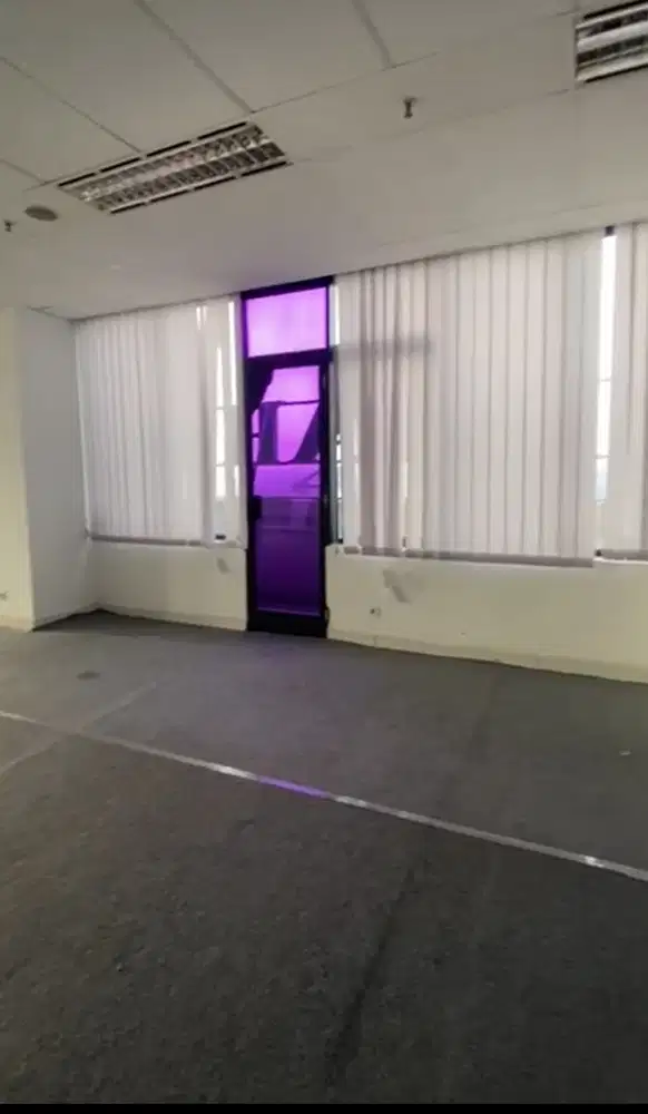 SEWA KANTOR DI JAKARTA SELATAN TB SIMATUPANG 339M2 BARE 140K NEGO