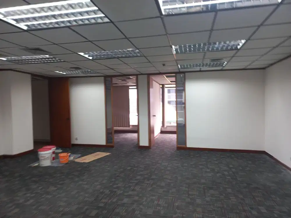 SEWA KANTOR DI JAKARTA LINA BUILDING 140M2 PARTISI 175K NEG0