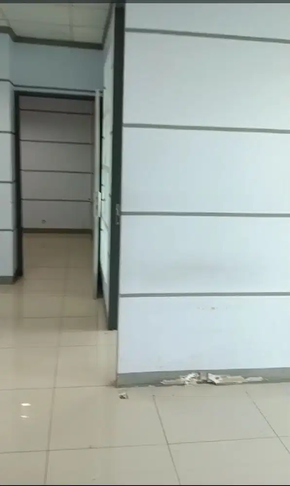 SEWA KANTOR DI JAKARTA SELATAN MAMPANG 96M2 PARTISI 120K NEGO