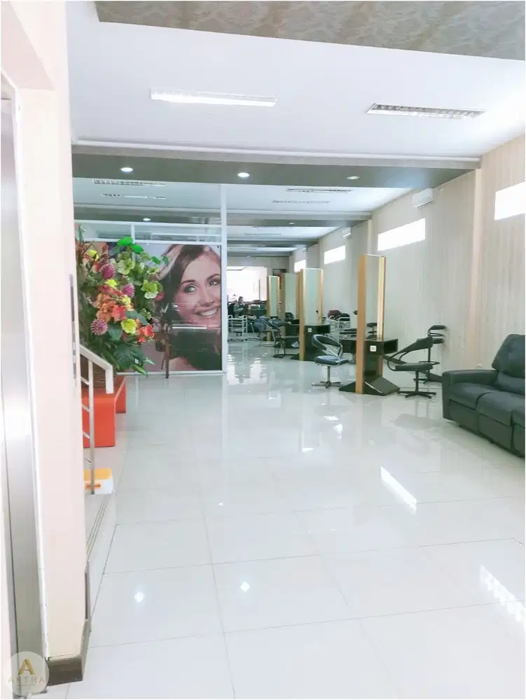 gedung di riau mertadinata 3 lantai ada basement lokasi strategis