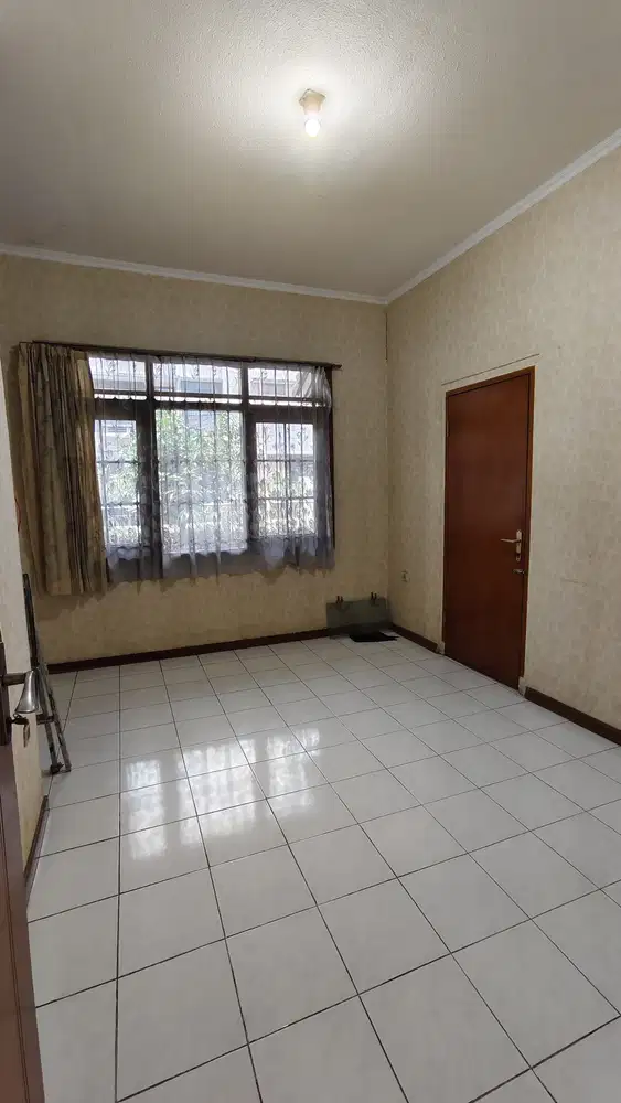 Dijual Rumah SHM di Komplek Batununggal