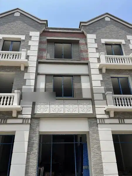 RUKO PIK2 OSAKA 4,5x16,25 Cocok Cafe/Resto, 3 Lt, Dkt RS Hermina