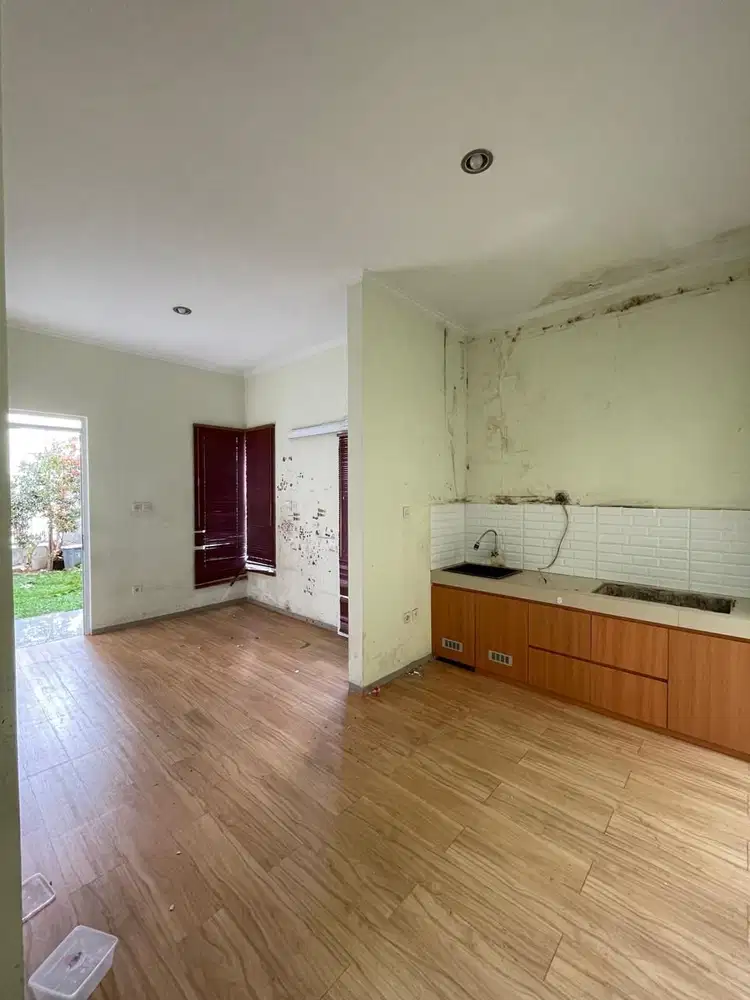 Rumah Nyaman 2 Lantai di Komplek Anthorium Cisaranten Kulon