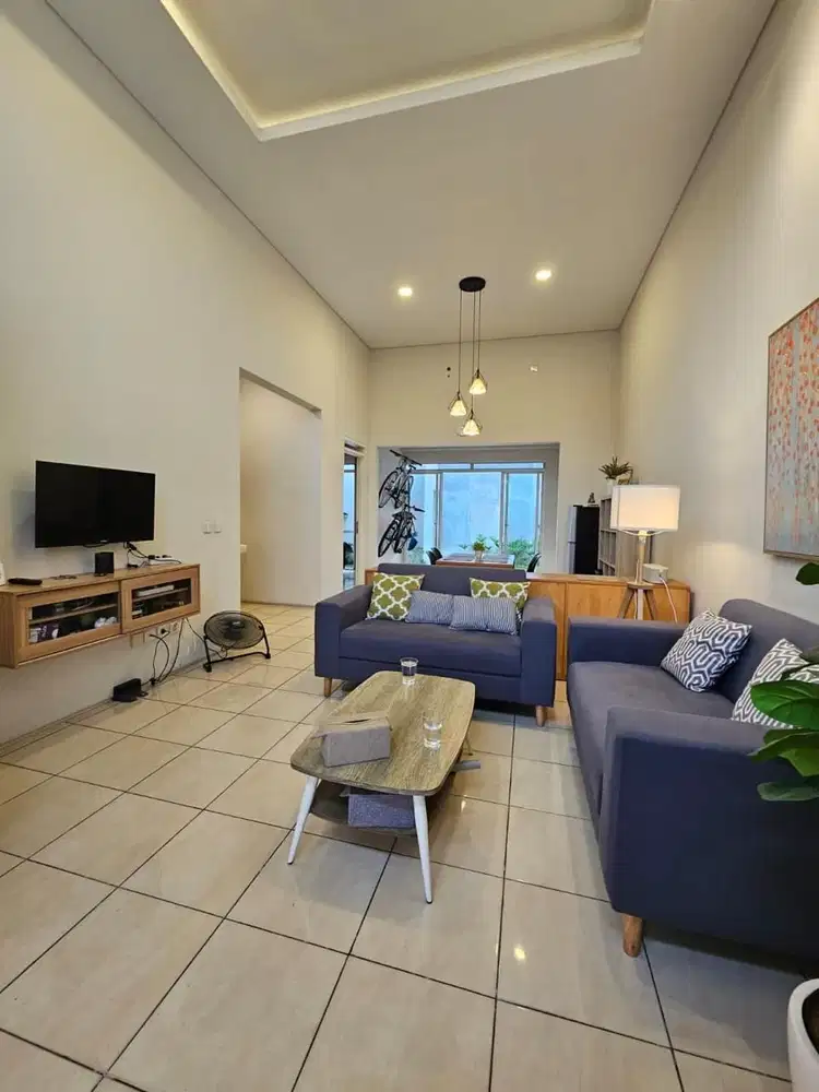 Dijual Rumah bagus Furnish di Kota Baru Parahyangan