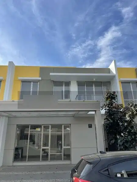 RUMAH PIK2 uk 8x10 ,BRAND NEW,2 LANTAI