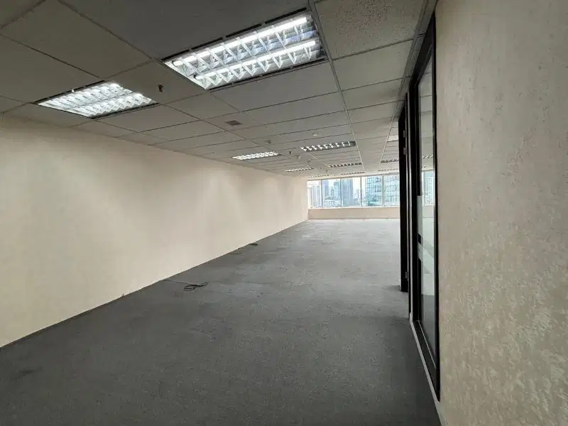 SEWA KANTOR DI JAKATA SELATAN KUNINGAN  236M² PARTISI 256K NEGO