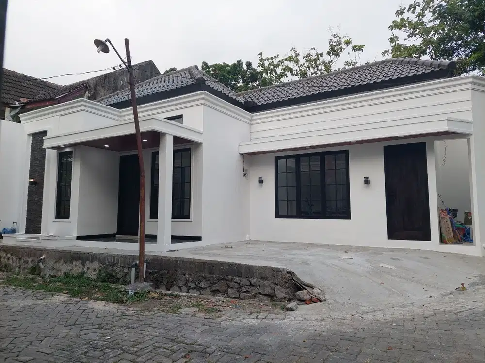 Rumah Clasic Mewah On Progres Dekat Kampus UNS