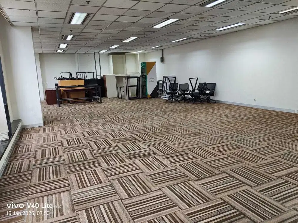 SEWA KANTOR DI JAKARTA SELATAN KUNINGAN 114M2 FURNISHED 200K NEGO