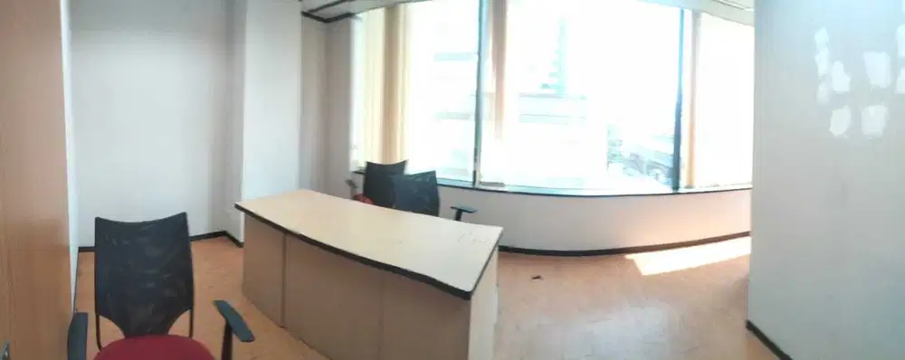 SEWA KANTOR DI JAKARTA SELATAN KUNINGAN 86M2 PARTISI 140K NEGO