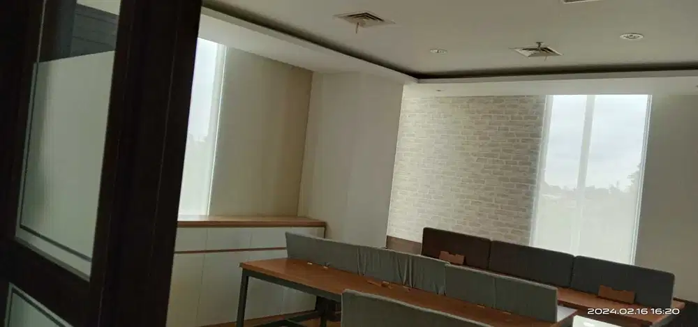 SEWA KANTOR DI JAKARTA SELATAN TB SIMATUPANG 139M2 PARTISI 125K NEGO