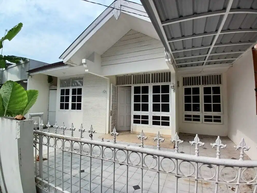 Di Jual Rumah Rapi dan Siap Huni di Komplek Tasbih 1