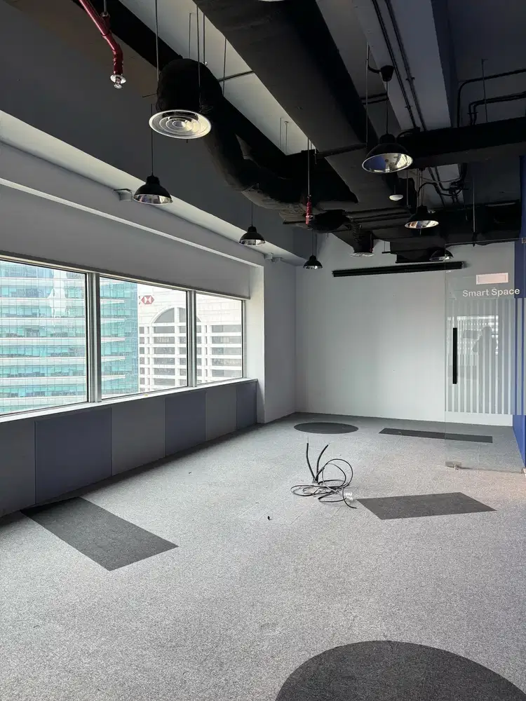 SEWA KANTOR DI JKARTA SELATATAN SUDIRMAN  604M2 PARTISI 190K NEGO