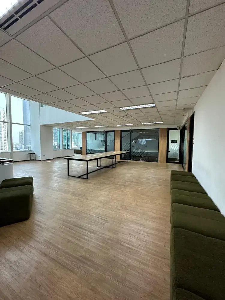 SEWA KANTOR DI JAKARTA SELATAN KUNINGAN 150M2 PARTISI 177K NEGO