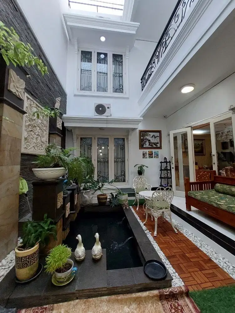 Rumah Mewah Semi Furnished Siap Huni di Cirendeu Tangsel