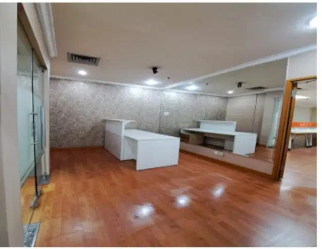 SEWA KANTOR DI JAKATA SELATAN KUNINGAN 121M² FURNISHED 140K NEGO