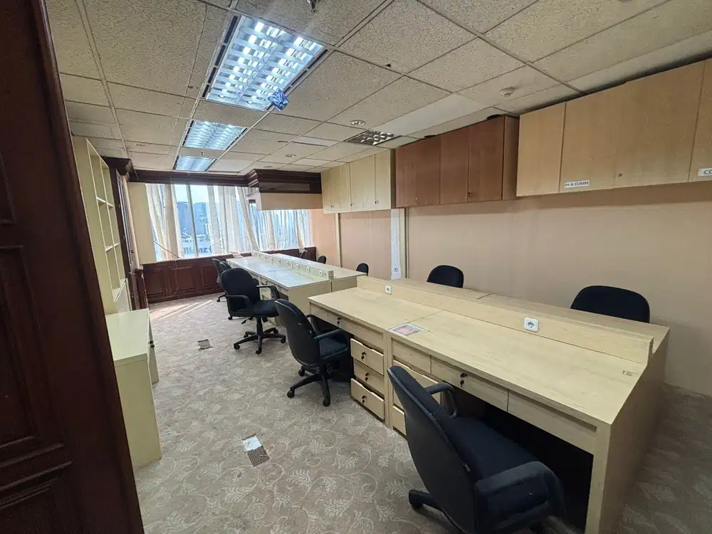 SEWA KANTOR DI JAKARTA SELATAN SUDIRMAN  1246M2 FURNISHED 265K NEGO