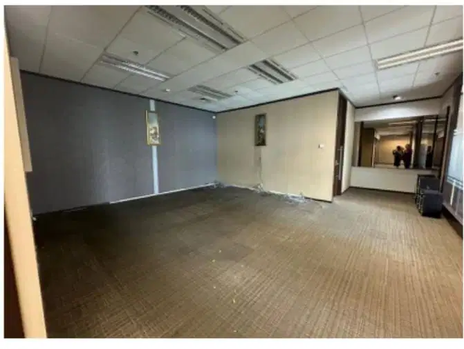 Sewa kantor di Jakarta pusat the plaza 207sqm partisi 350k nego