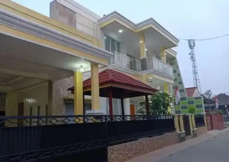 Rumah Mewah Luas Tanah 300 Meter di Swatantra Jatiasih - Pekayon