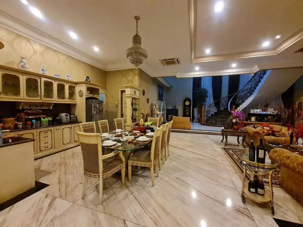 Dijual rumah sultan pik1 mediterania full furnish mewah SHM