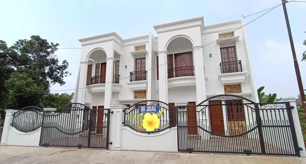 Y283 Rumah Mewah Klasik Strategis Duren Sawit  Jakarta Timur