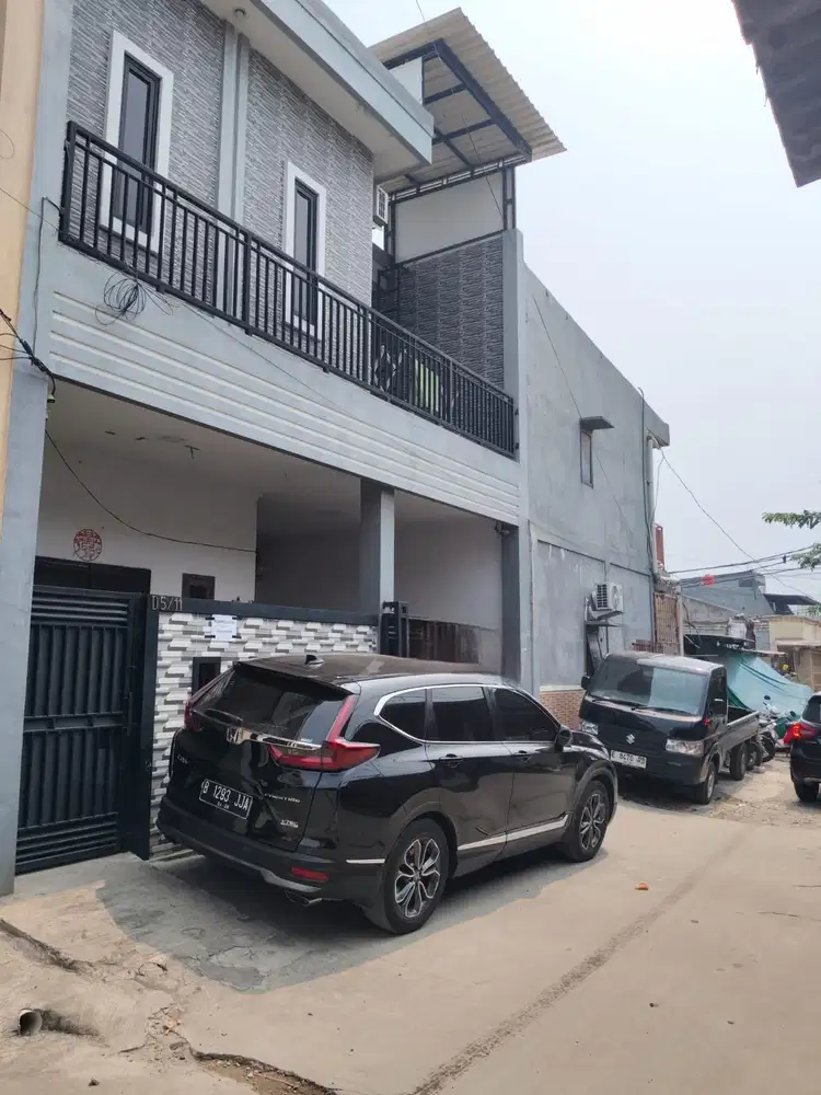 Rumah 2 lantai 4 kamar 2 kamar mandi