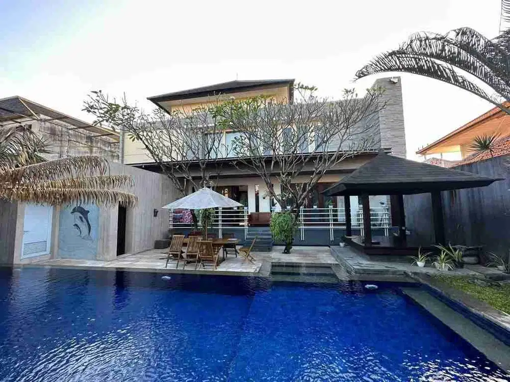 dijual villa lantai 2 kebo iwa denpasar