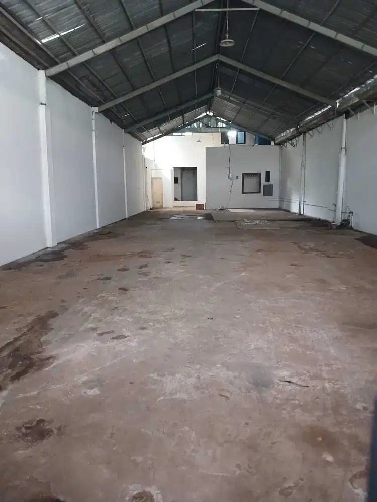 Dijual Gudang dipinggir jln Cilenggang Raya BSD