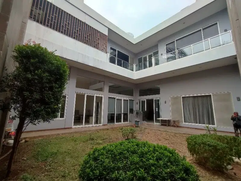 DIJUAL Rumah PIK 1 Cluster Kayara 14,5x37 m2 3 lantai mezanin