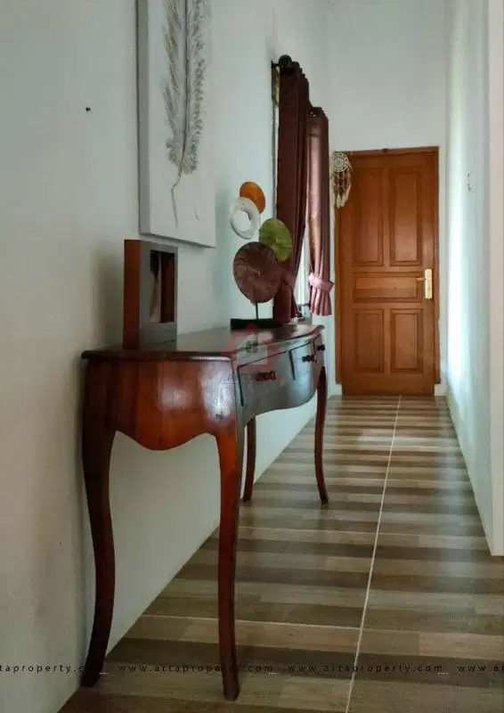 Rumah Usaha Di Pinggir Jalan Akses Ramai Di Ciputat Timur