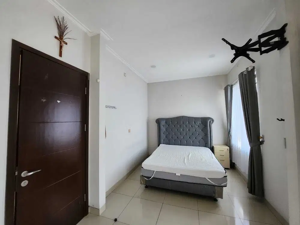 disewakan rumah semi furnish termurah di cluster asia green lake city