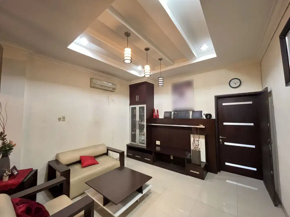 Dijual ruko di jalan HM Yamin (sebaris hotel sakura