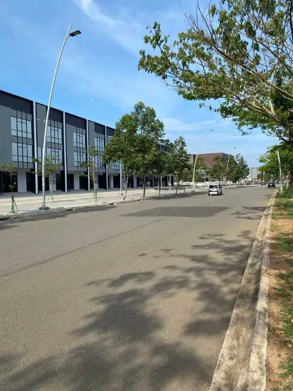 DISEWAKAN Ruko PIK2 SOBA 8x18 m2 3 lantai