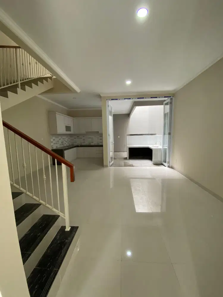 Dijual Rumah 2 Lantai Siap Huni Di Villa Melati Mas